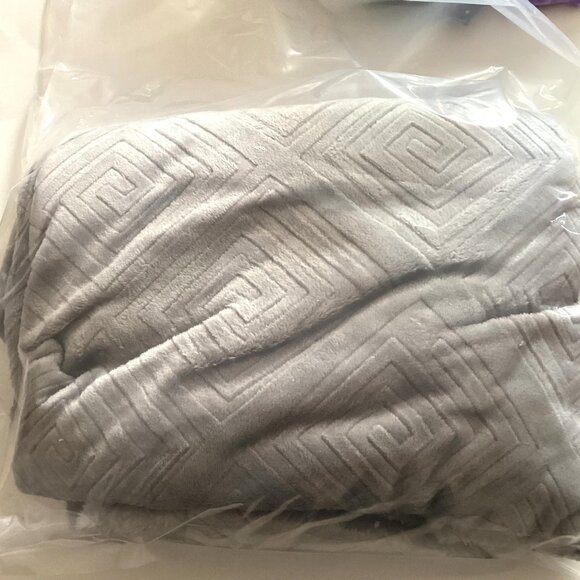 Gray Minky Fabric 1 One Piece of Material Quilting Sewing Crafting - Picture 5 of 5